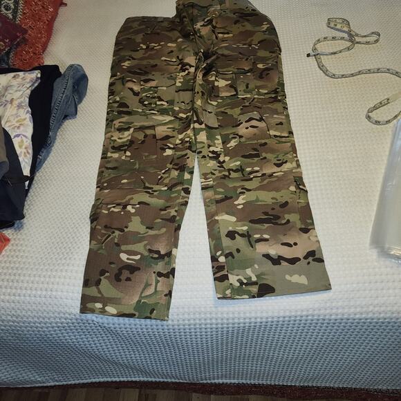 TACTICAL  EUC MENS SIZE 38 x 33 CAMO TACTICAL PANTS - Picture 1 of 15